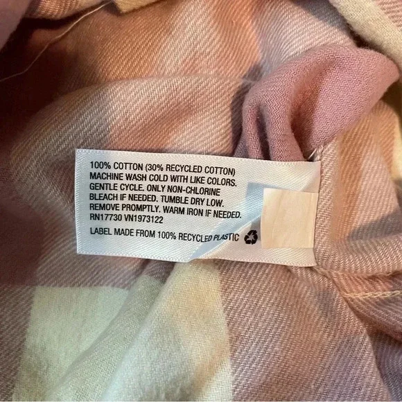 Universal Thread Flannel - Picture 7 of 7